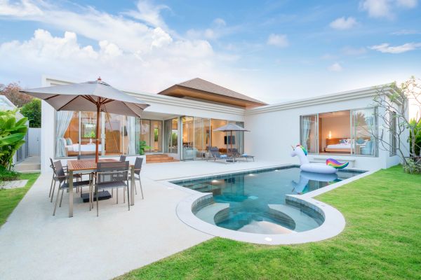 Cost of Pool Deck Repair in Columbia